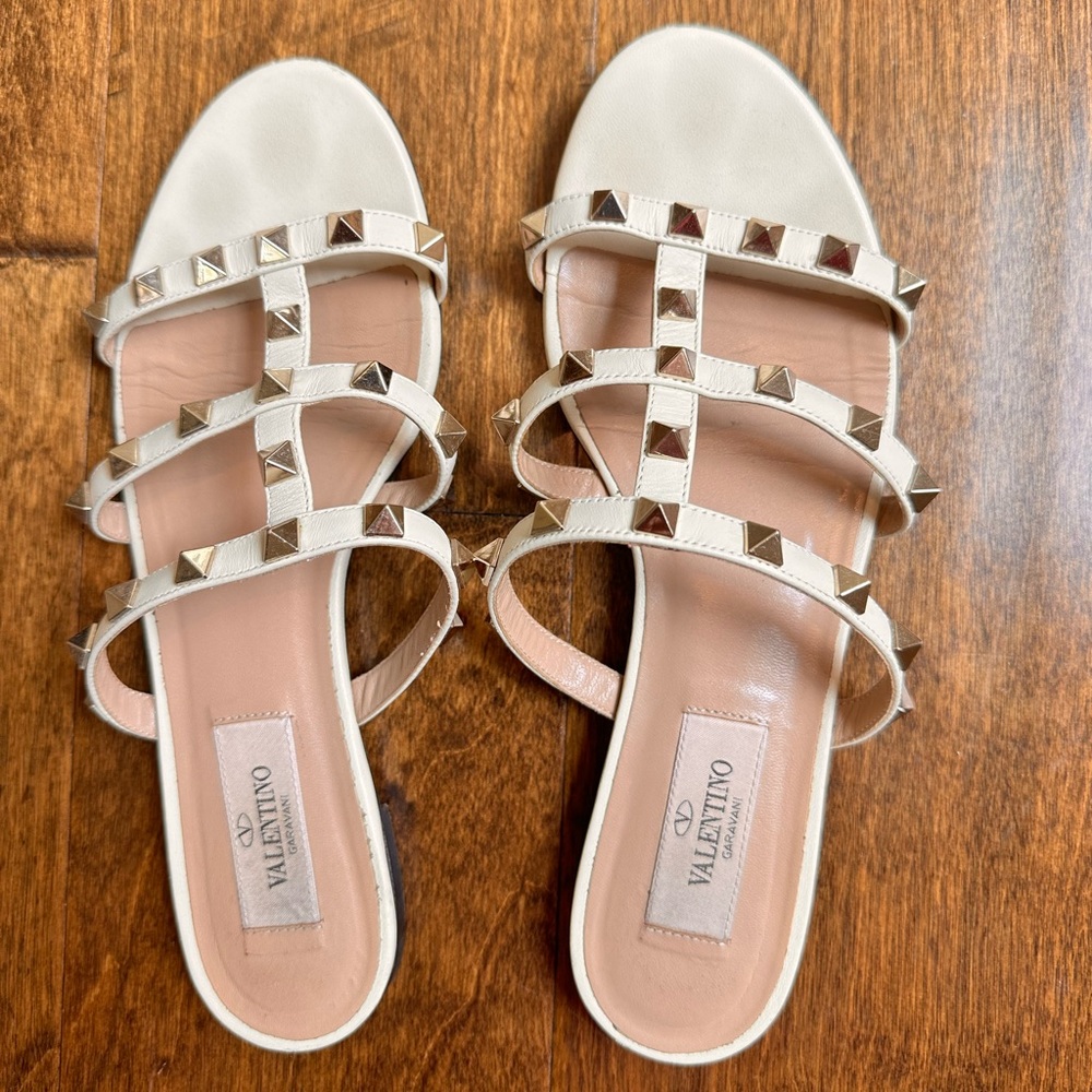 Valentino rockstud slide sandal cream
